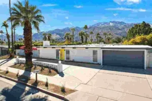 523 N Farrell Dr, Palm Springs, CA